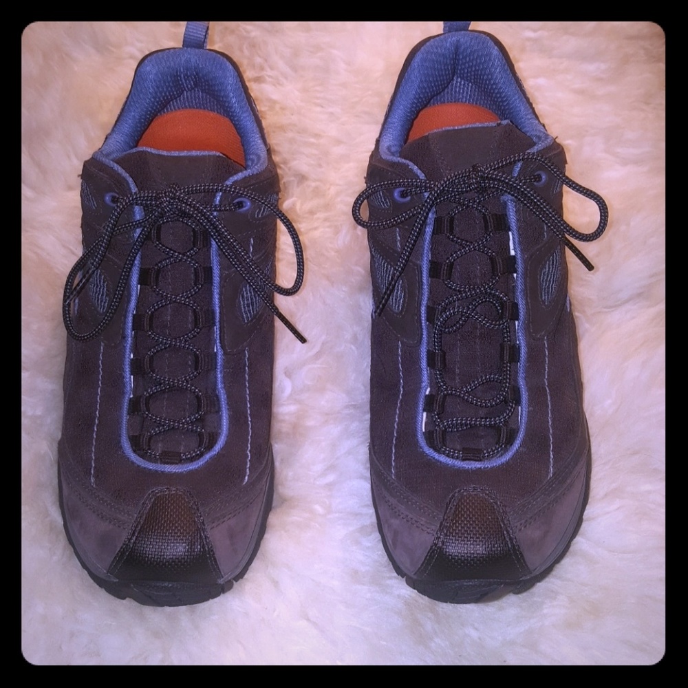 Woman's merrell hiking shoes