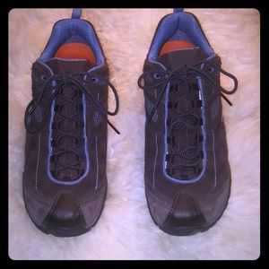 Woman's merrell hiking shoes