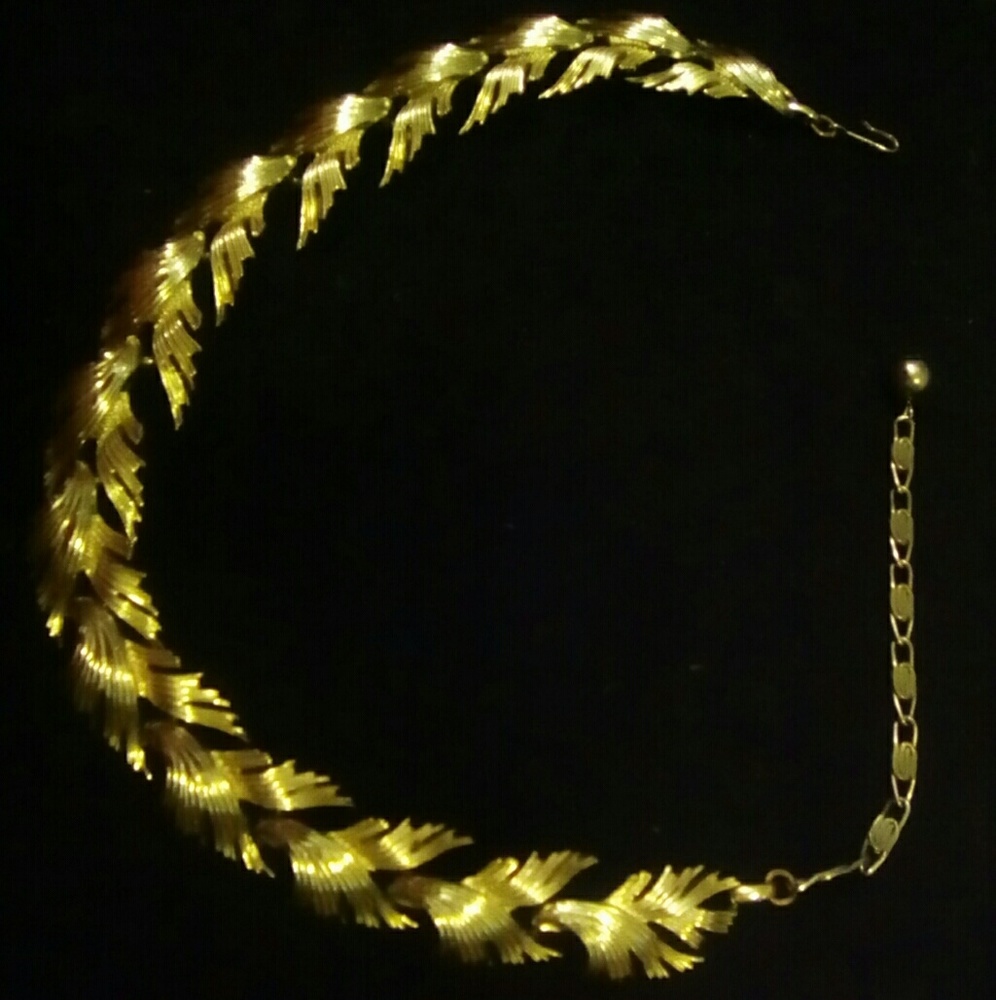 Signed Lisner necklace