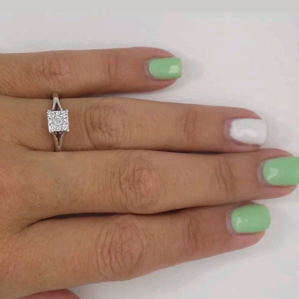 ZALES 1/4CT DIAMOND ENGAGEMENT
