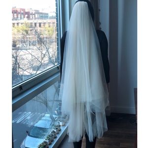 Long light champagne / cream tulle bridal veil