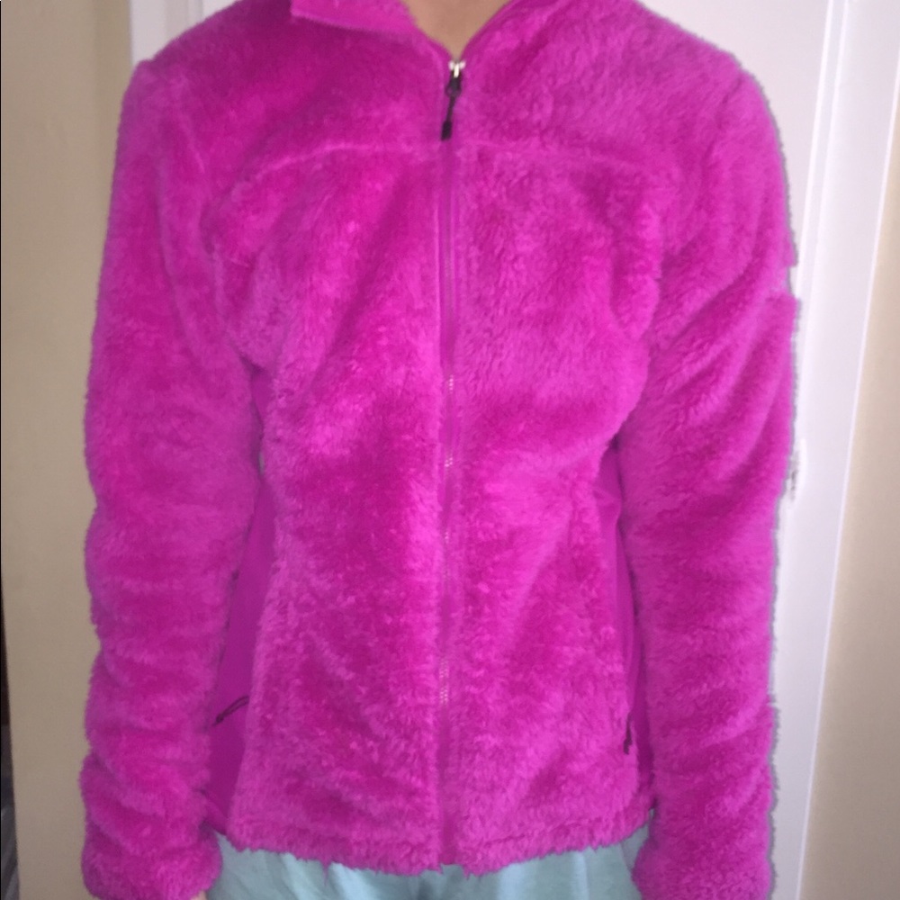 Ultra soft Columbia sweatshirt. Runs big