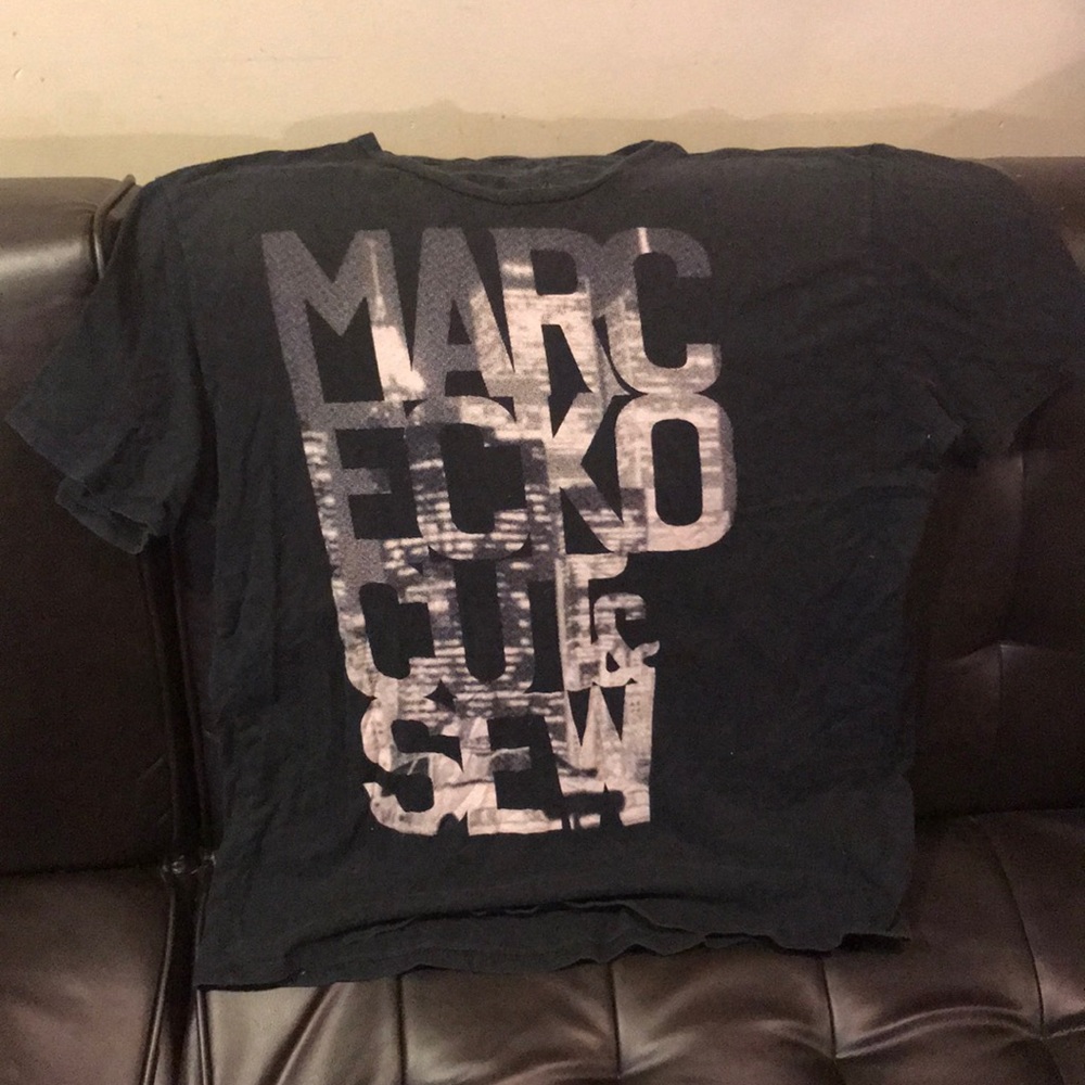 Black tee shirt