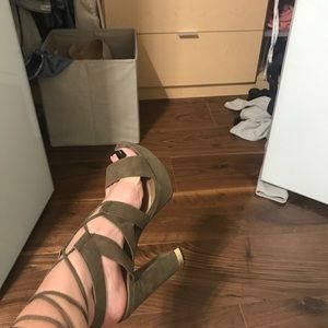 Suede lace up heel platform size 8