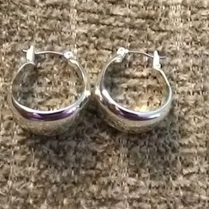 C+I La Lune Sculpted Click Top Hoop earrings NWT