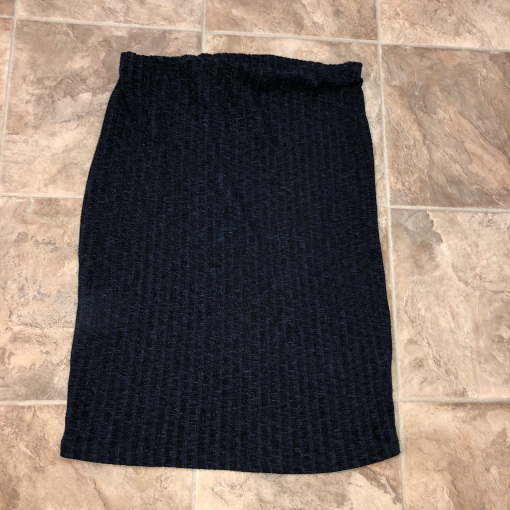 Beautiful Blue and Black Pencil Skirt - Picture 3 of 6