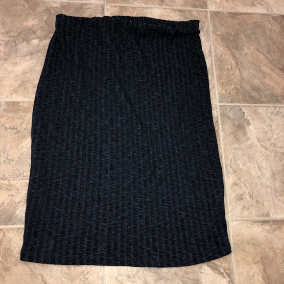 Beautiful Blue and Black Pencil Skirt - Picture 2 of 6