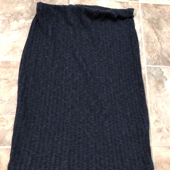 Beautiful Blue and Black Pencil Skirt - Picture 4 of 6