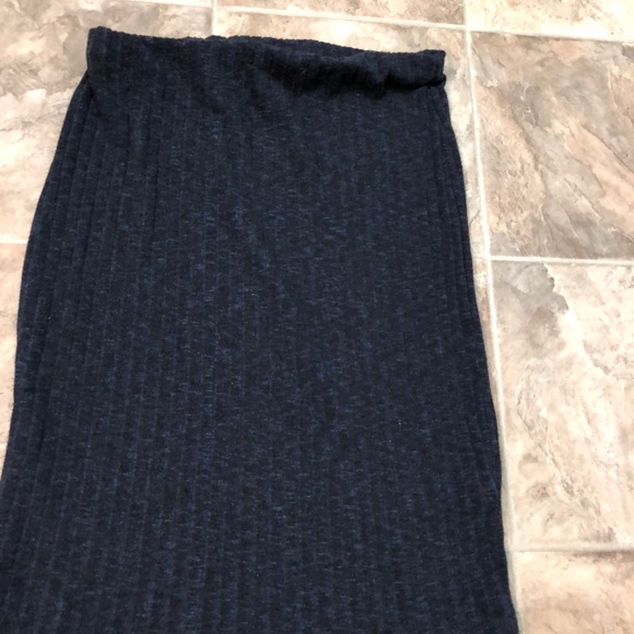 Beautiful Blue and Black Pencil Skirt - Picture 6 of 6