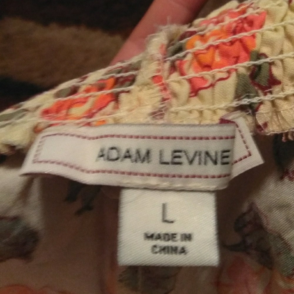 Adam Levine skirt - Picture 2 of 3