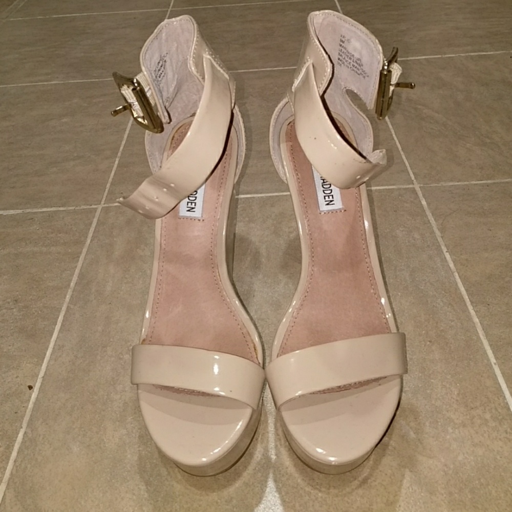 Steve Madden Nude Wedges
