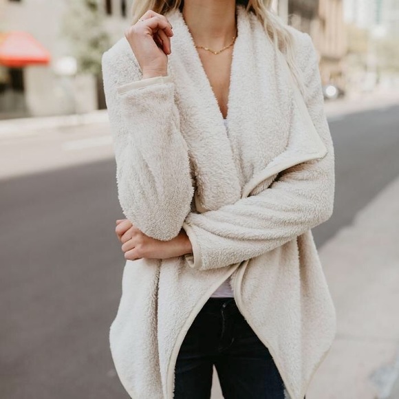 💥 Wide Lapel Fuzzy Open Front Cardigan Beige - Picture 3 of 5