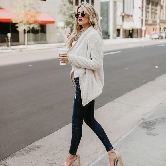 💥 Wide Lapel Fuzzy Open Front Cardigan Beige - Picture 4 of 5