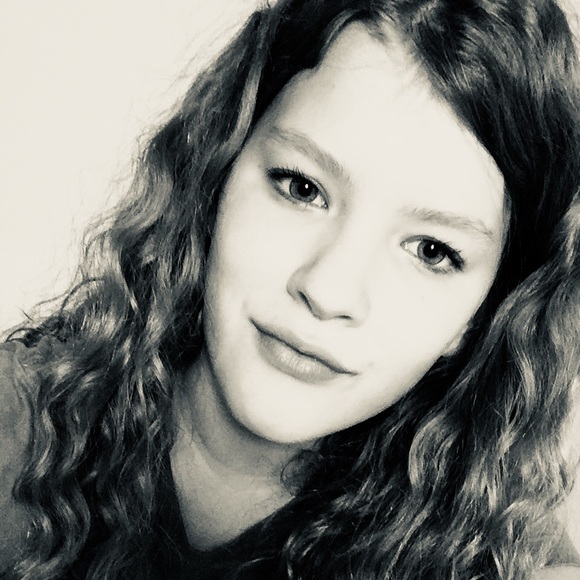 Meet your Posher, Laney - Picture 1 of 1