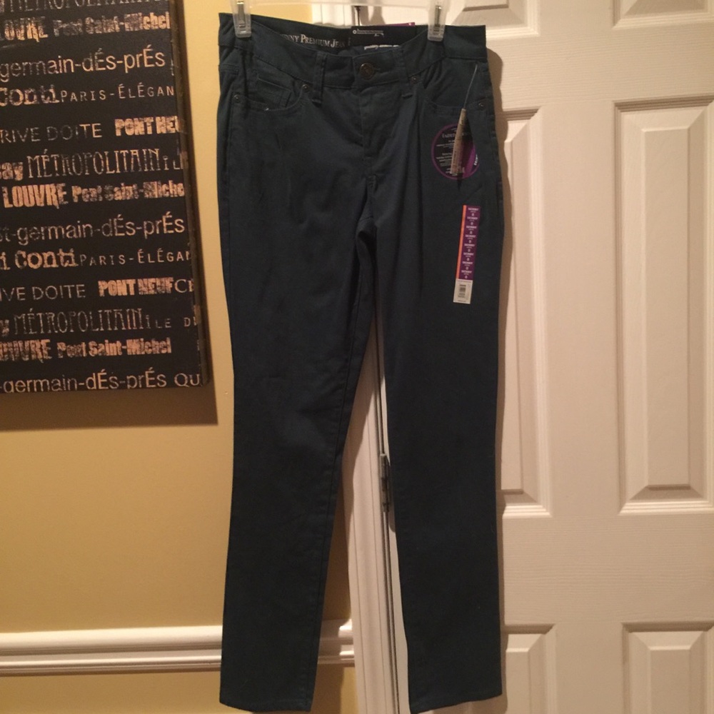 Forest green skinny jeans new.