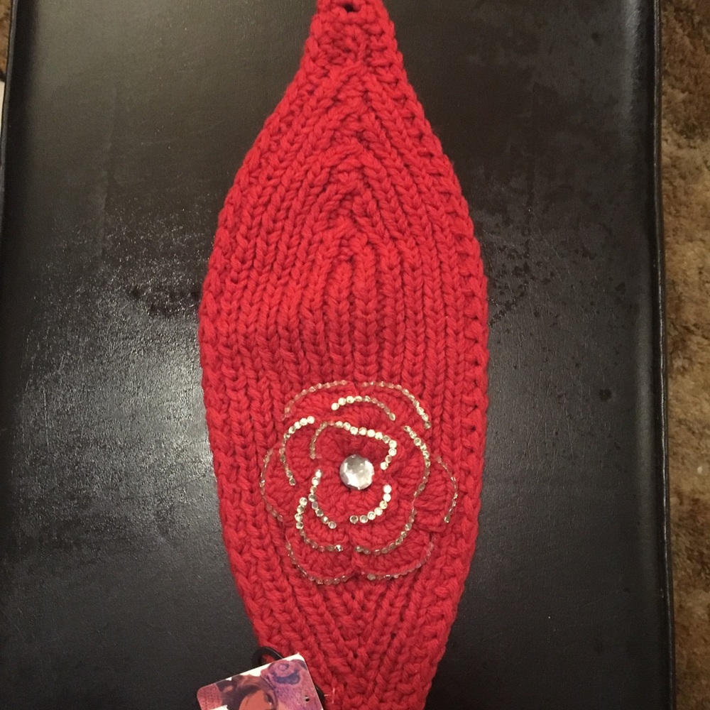 Red Headwrap - Picture 2 of 3