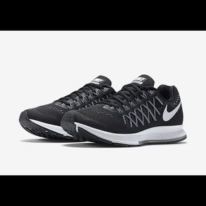 Zoom Pegasus 32 NIKE Tennis Shoe