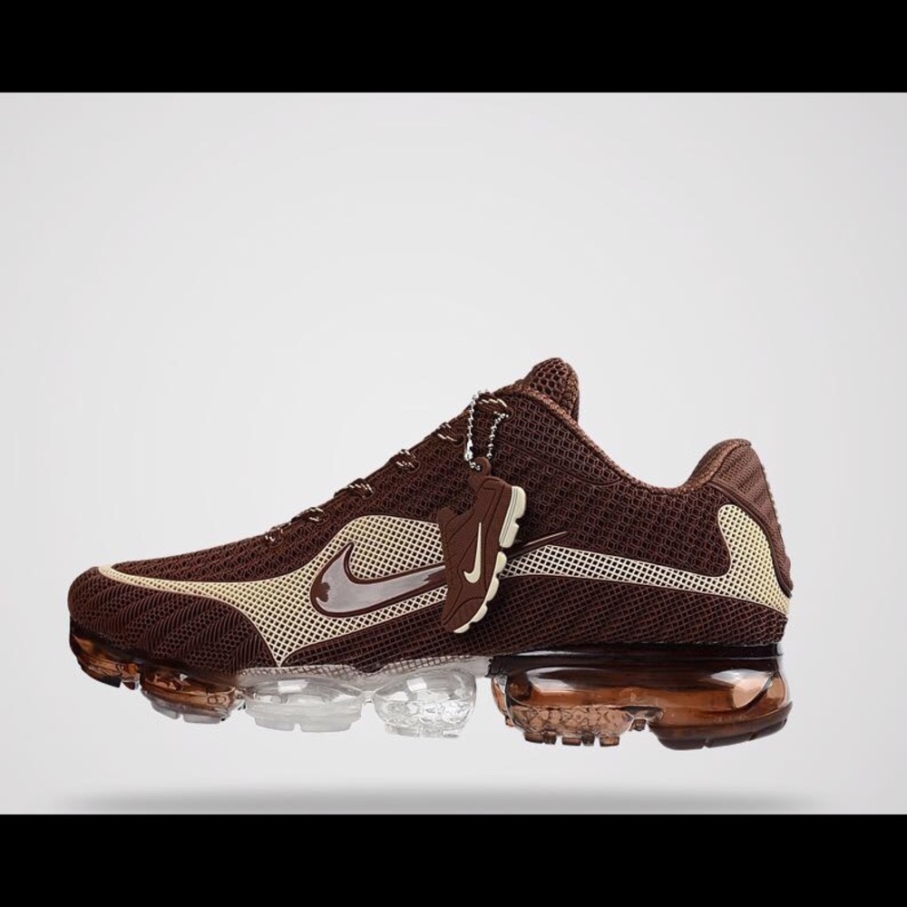 NWOT BrAND NEW NIKE AIR VAPORMAX