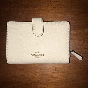 Authentic Coach Medium Corner Zip Wallet.