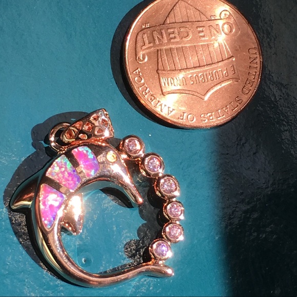 Dazzling opal dolphin 🐬 on rose chain - Picture 4 of 8