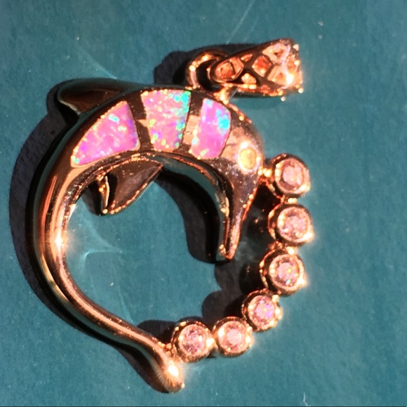 Dazzling opal dolphin 🐬 on rose chain - Picture 6 of 8