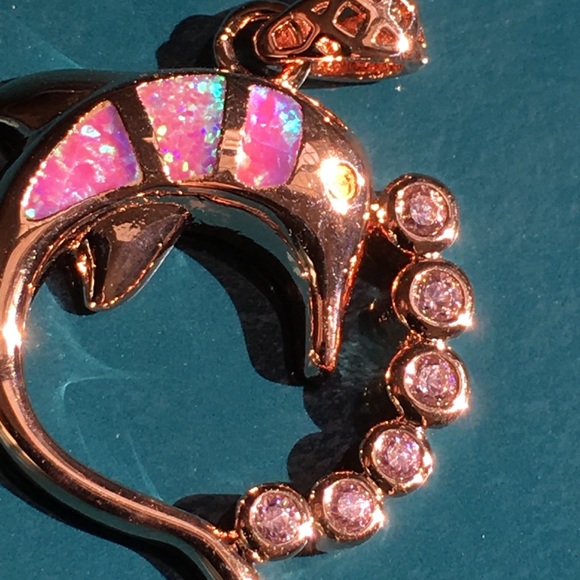 Dazzling opal dolphin 🐬 on rose chain - Picture 3 of 8