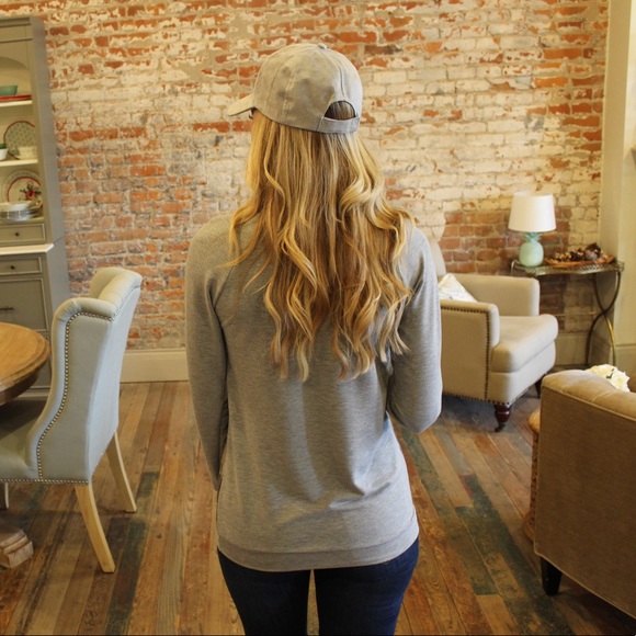 ✨LAST ONE ✨ Camo raglan sleeve sweatshirt - Picture 4 of 5