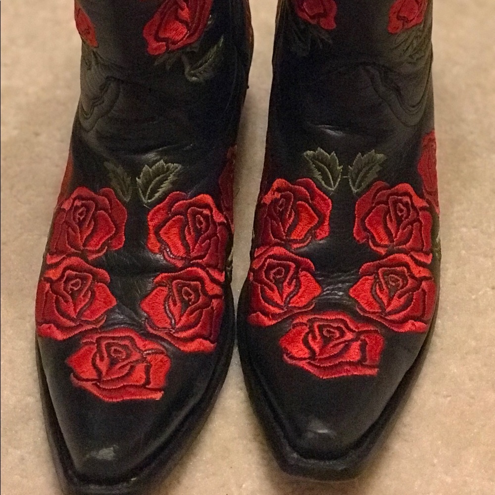 Corral Boots Black-Red Rose Embroidery