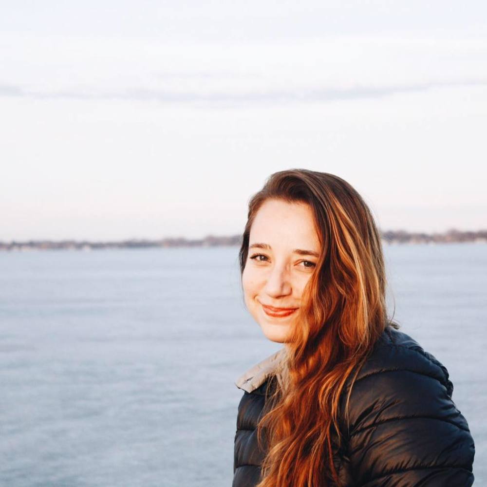 Meet your Posher, Holly