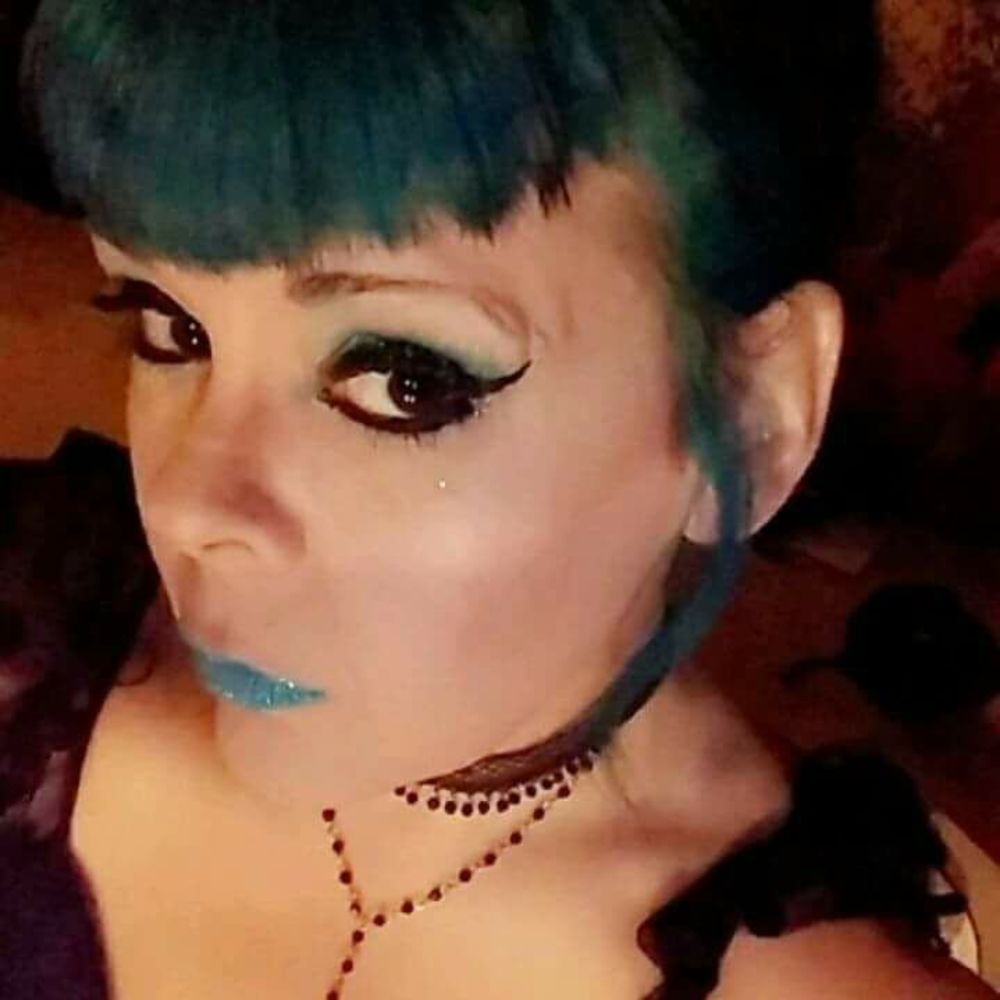 Meet your Posher, Delia