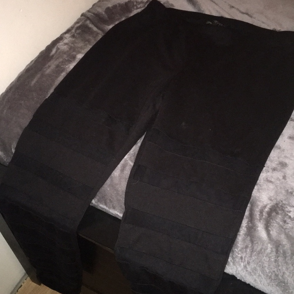 Peekaboo Leggings