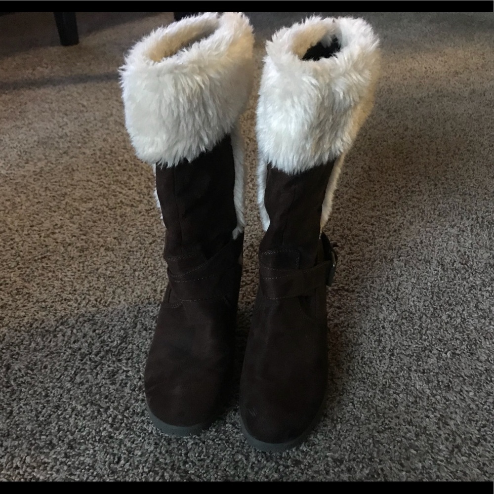 American Eagle Wedge Fur Boots