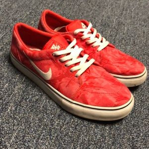 Nike SB Size 8 Women’s