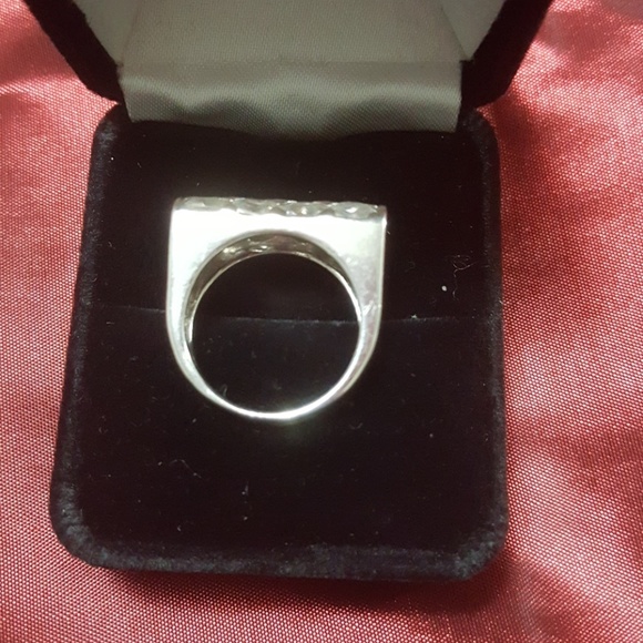 Sterling Silver Ring - Picture 2 of 8