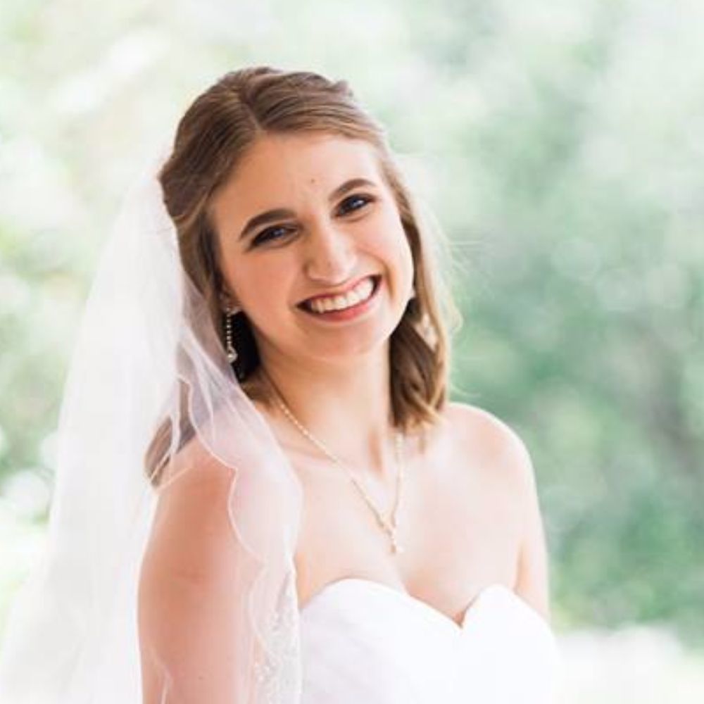 Meet your Posher, Emilee