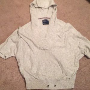 Short sleeved cropped hooded sweater