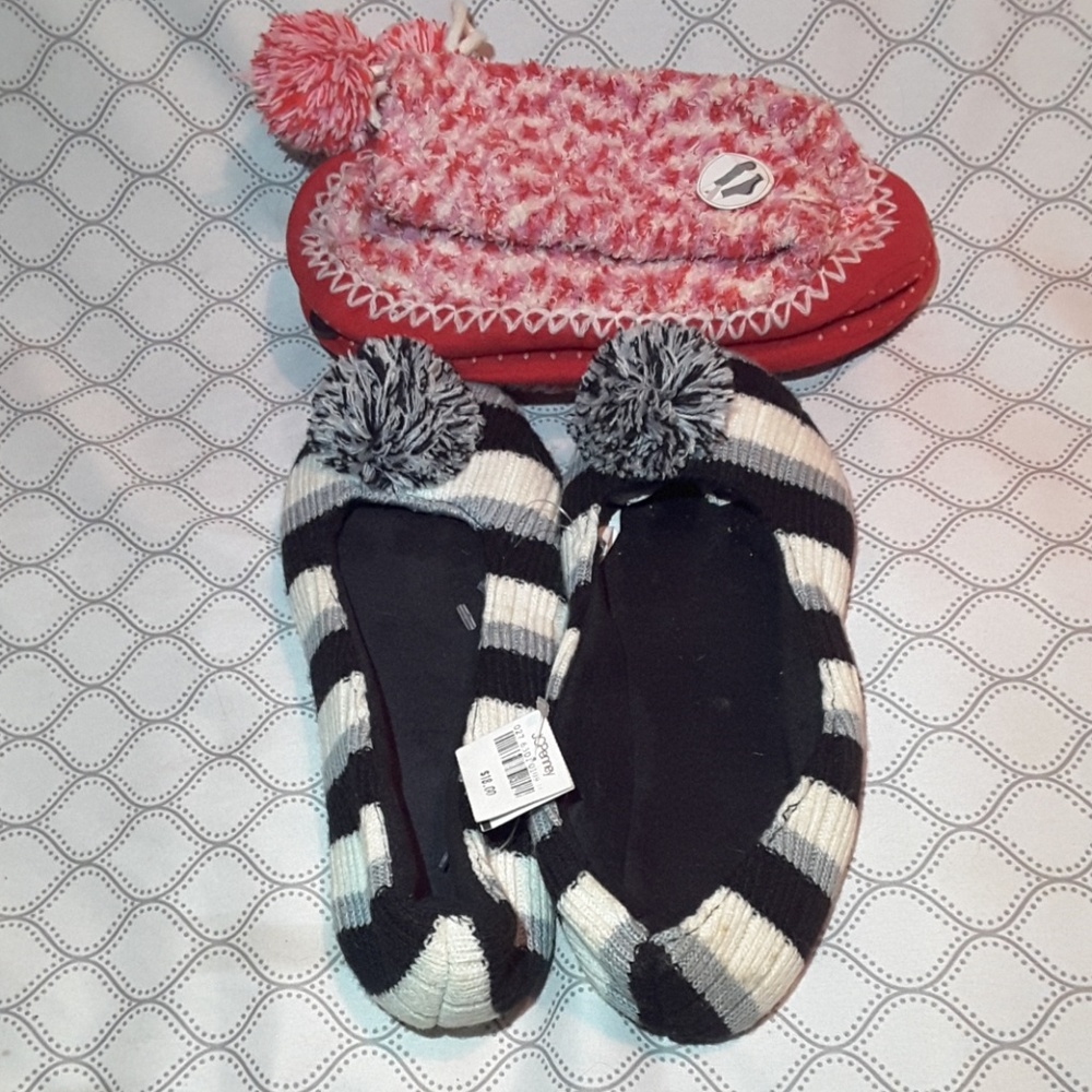 2 pairs of pom pom slippers