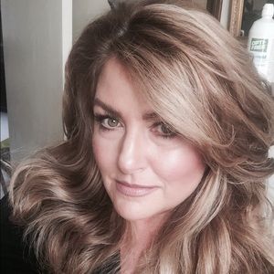Meet your Posher, Dana