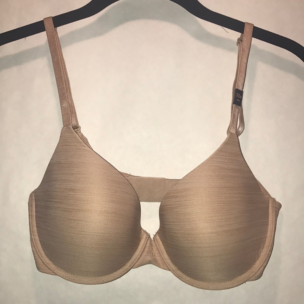 Victoria's Secret uplift semi-Demi nude bra