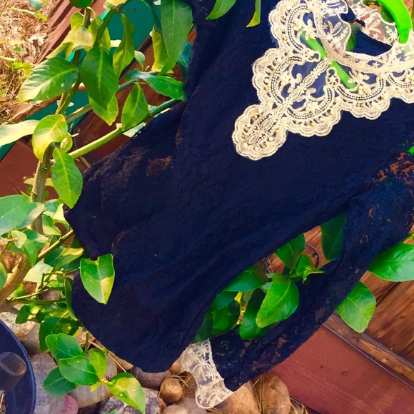 SOLD! Gorgeous Black Lace with embroidery front - Picture 4 of 4