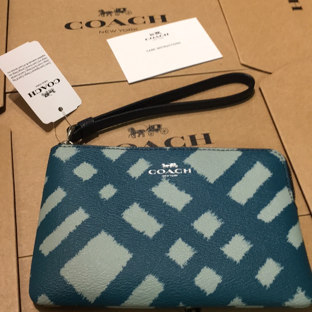 Coach F23715Wristlet CHALK BLUE MULTI SignatureNWT