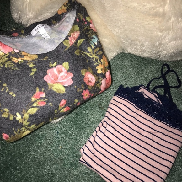FLASH SALE 2 for 1 dElia’s Floral Sweater & Cami - Picture 1 of 4