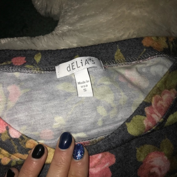 FLASH SALE 2 for 1 dElia’s Floral Sweater & Cami - Picture 3 of 4