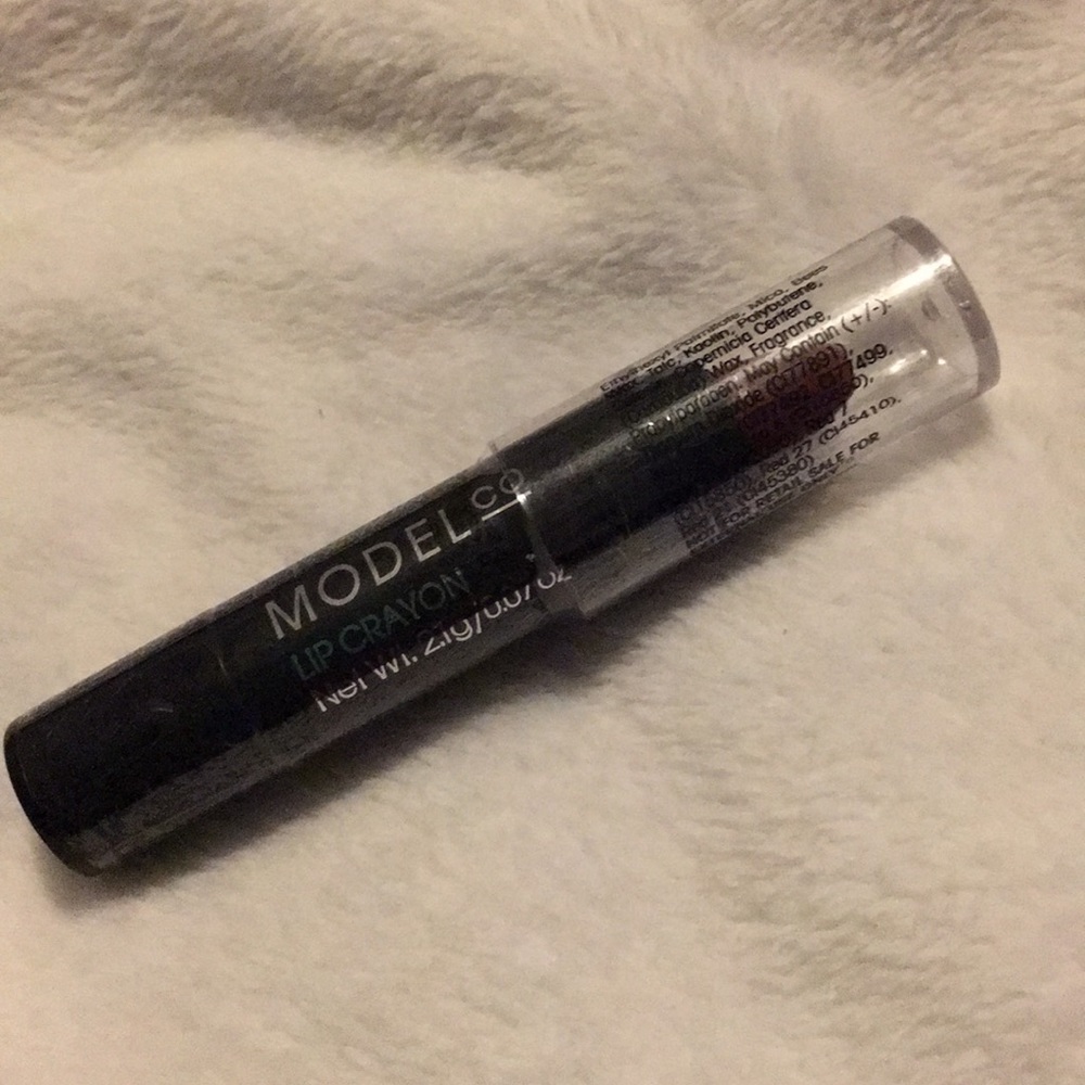 MODELco Lip Crayon in Red Velvet