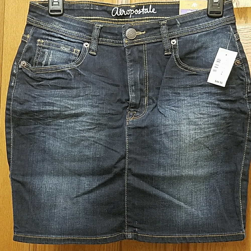 NWT mini skirt