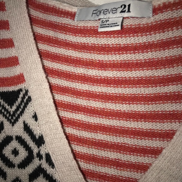 Forever 21 Fall Sweater 🍁 - Picture 2 of 2