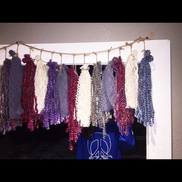 ☼hand-made wall tassles - Picture 2 of 3