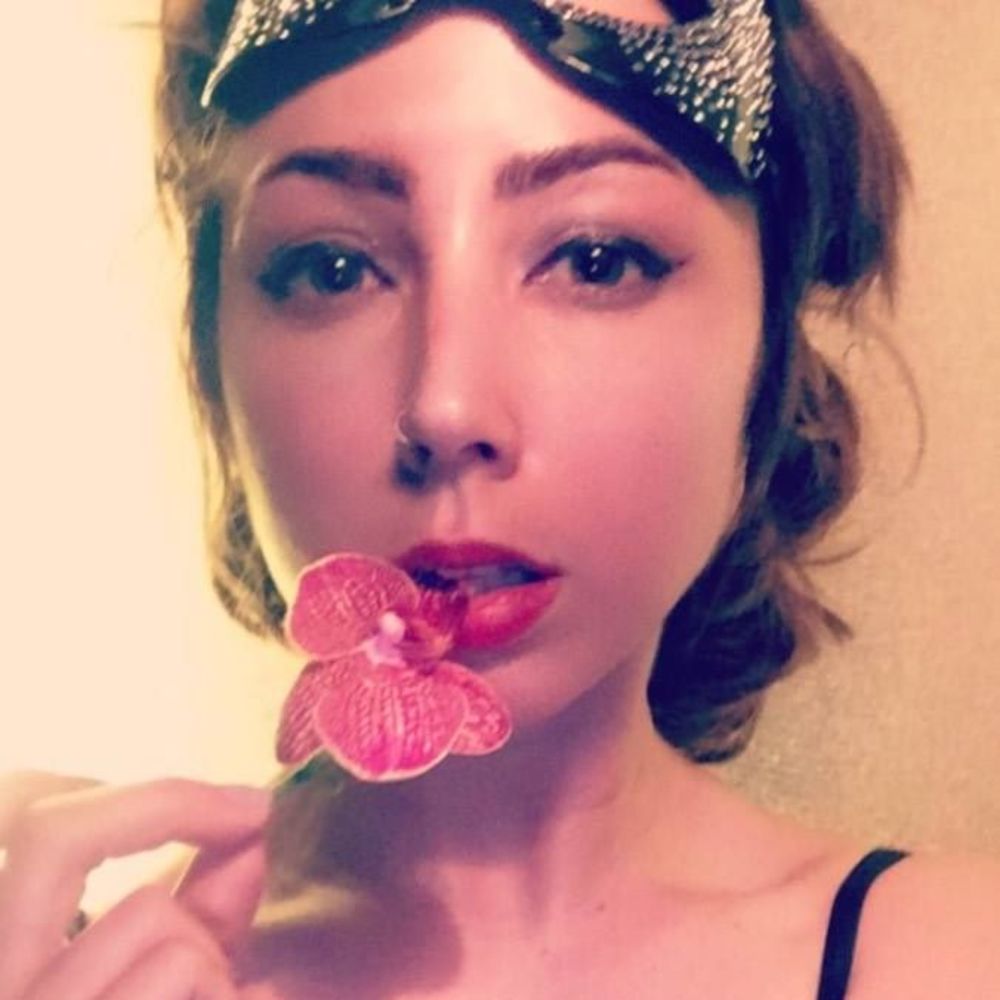 Meet your Posher, Leda