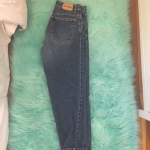 Levi’s relaxed fit mom jeans