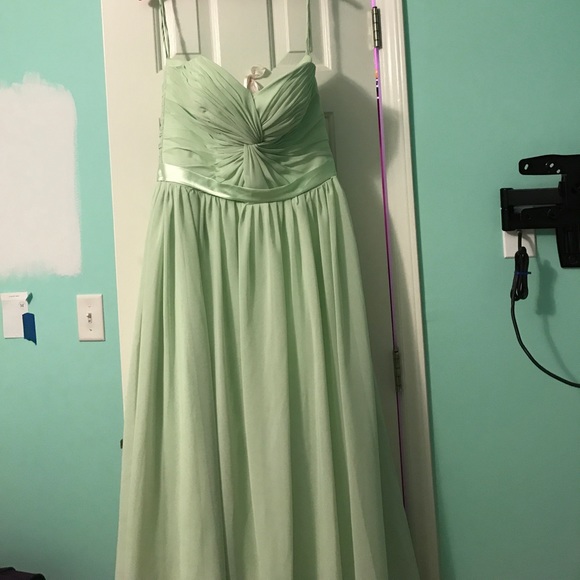 Formal dress - Picture 3 of 4